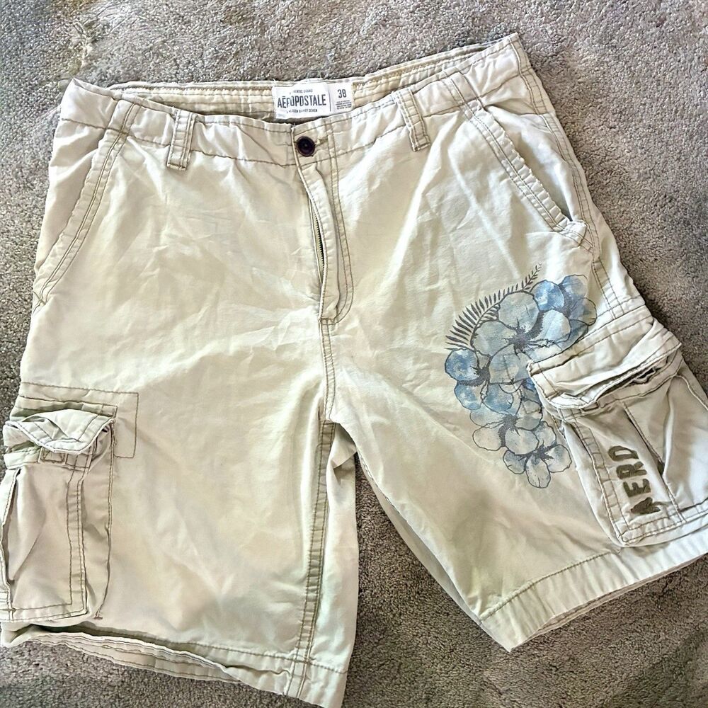 Vintage Y2K Aeropostale Mens 38 Faded Spell Out Flower Cargo Shorts Beige Cotton